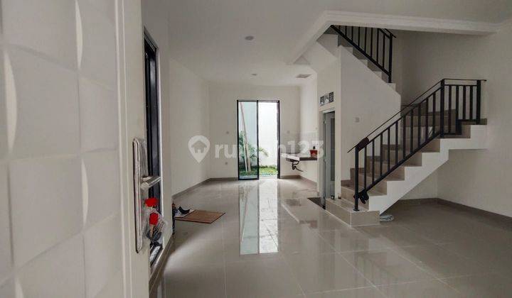 Dijual cepat rumah 3 Lantai lokasi strategis Cempaka putih Jakarta Pusat  2