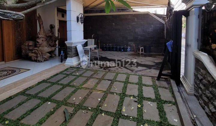 Rumah mewah kolam renang di Cibubur Jakarta Timur  2