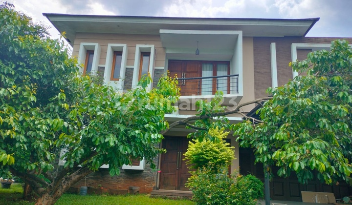 Rumah Besar Hoek di Grand Wisata Nyaman dan Asri Dijual Cepat Rumah Besar Hoek di Grand Wisata Nyaman dan Asri Dijual Cepat