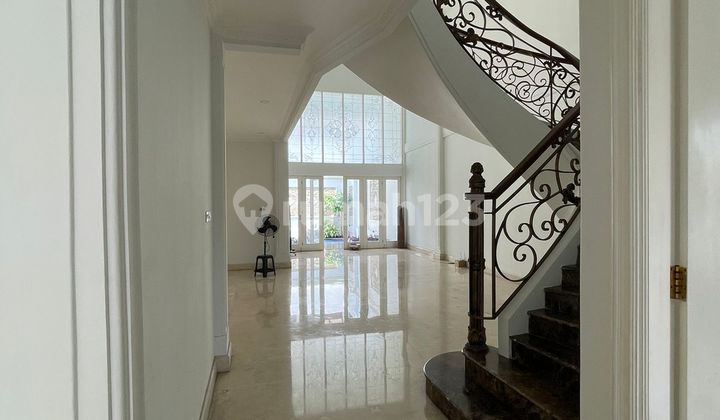 Rumah 3 Lantai Di Otista Bersih, Nyaman, Luks Siap Huni  2