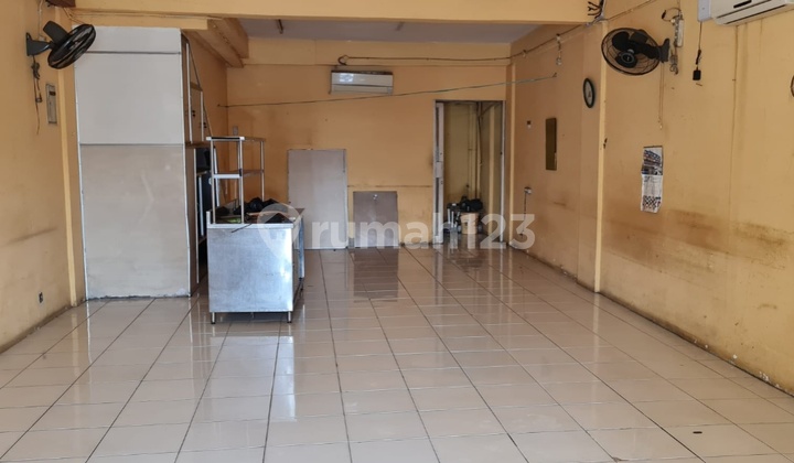 Ruko CBD Betos East Bekasi Near Toll Gate For Rent Below Market Price. 2