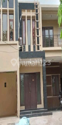 Rumah Cantik Di Lembah Hijau Cikarang 2 Lantai Bersih Dan Siap Pakai