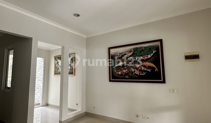 Ready-to-Occupy House Good Strategic Location Discounted Price in August 2.6B The Green Ready-to-Occupy House Good Strategic Location Discounted Price in August 2.6B The Green