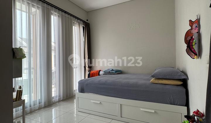 Nice House with a Comfortable and Beautiful Environment at De Latinos BSD 2