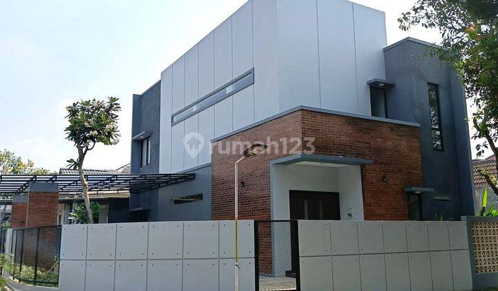 Rumah baru design mandiri Kencana Loka BSD row jalan 10 meter 2