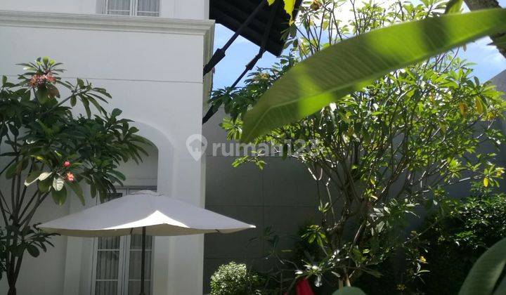 DISEWAKAN RUMAH MEWAH DAN CANTIK KONDISI RAPIH ADA KOLAM RENANG 2