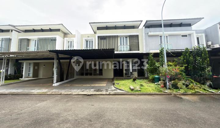 House in San Lorenzo Gading Serpong in Good, Well-Maintained Condition