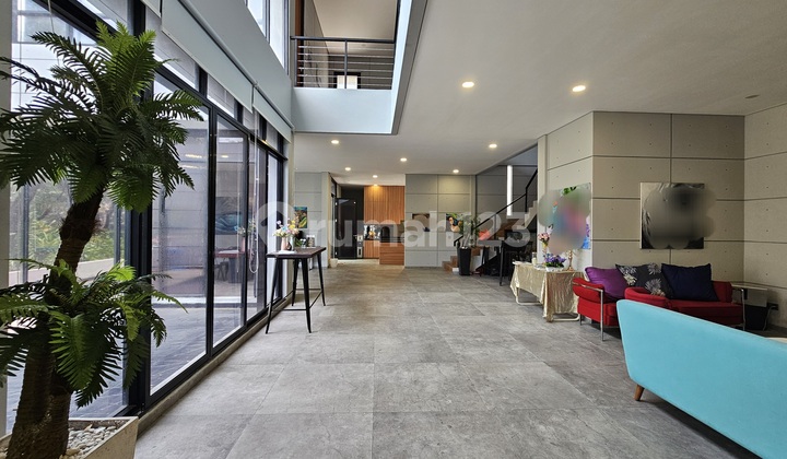 Rumah Direct View Danau Scarlet Ada Fasum Taman Samping Luas