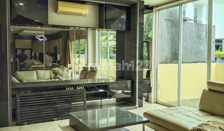 DISEWAKAN RUMAH MEWAH DE PARK BSD KONDISI BAGUS SIAP HUNI