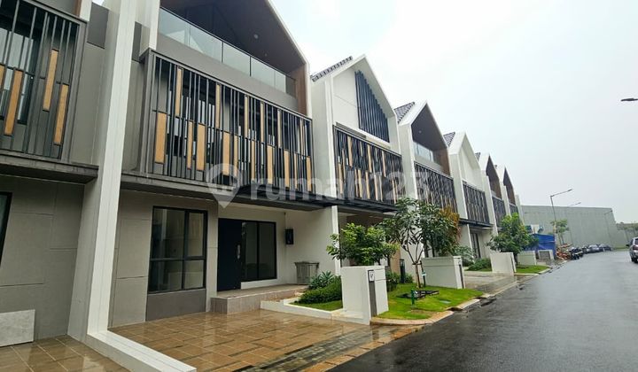STROZZI GADING SERPONG RUMAH BAGUS MODERN DI PUSAT KOTA 2