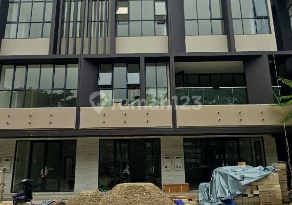 RARE ENCHANTE BSD TOWNHOUSE 2 UNITS, FACING THE BOULEVARD MAIN ROAD