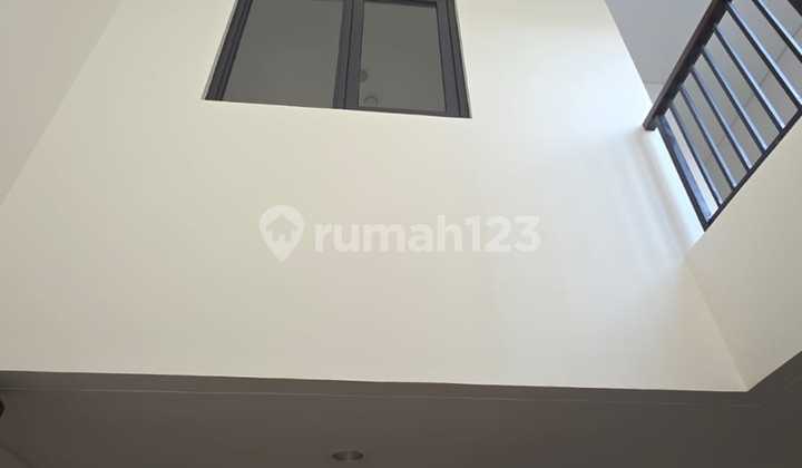 LATINOS BUSINESS DISTRICT BSD The house can be used as a business place. 2