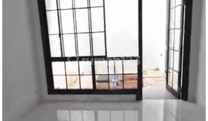 HOUSE IN Alam Sutera Winona Main Road Location Larger Row 2