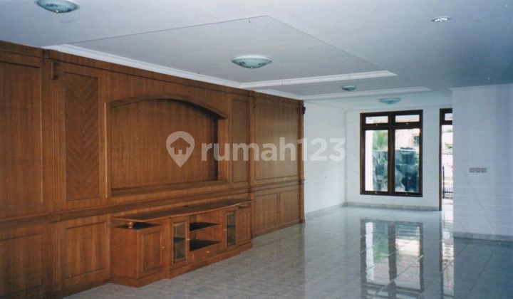 DIJUAL RUMAH PULOMAS 148m2 LOKASI BAGUS,2 LANTAI, HADAP UTARA,KODE MR 2