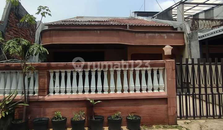 RUMAH KELAPA GADING 200m2 HADAP SELATAN, 2 LANTAI, STRATEGIS, KODE JV,DS