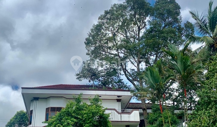 Dijual villa sukabumi 10.000m2 lingkungan asri, bagus, murah 2