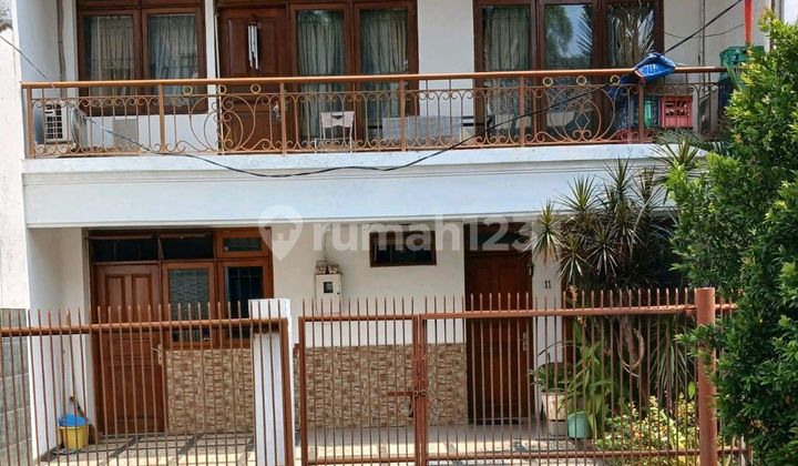 DIJUAL RUMAH PULOMAS 148m2 LOKASI BAGUS,2 LANTAI, HADAP UTARA,KODE MR