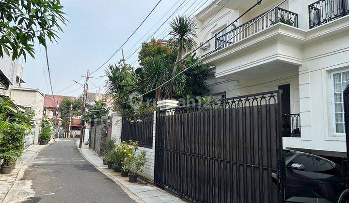 Dijual Rumah Gandaria, Bagus, Elegant, classic, dekat dengan stasiun MRT 1