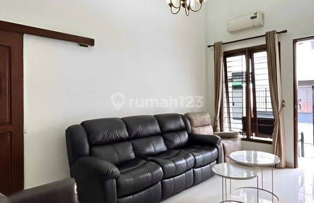 Dijual Rumah Tebet, Cantik Dengan White Modern Style 2