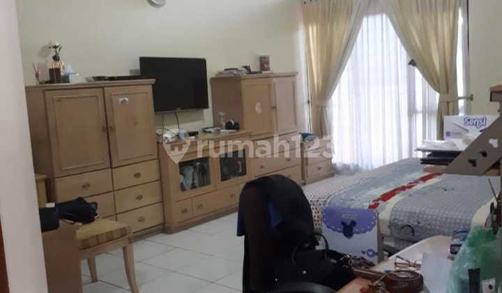 Rumah Lama Hitung Tanah Jual di Bawah NJOP, Pejaten, Jaksel Rumah Lama Hitung Tanah Jual di Bawah NJOP, Pejaten, Jaksel