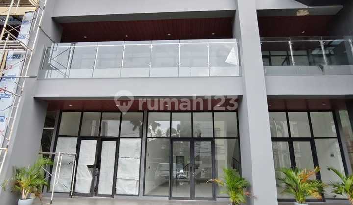 Shop House in a Strategic Location in Menteng in Excellent Condition Shop House in a Strategic Location in Menteng in Excellent Condition