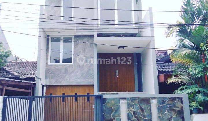 Dijual Rumah Pondok Indah Minimalis Bagus di Jalan 2 Mobil 1
