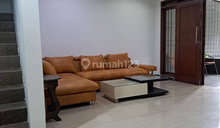 Rumah siap huni, langsung masuk nyaman dekat pusat pembelanjaan 1