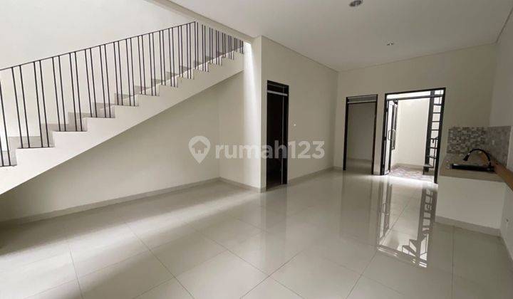 Rumah baru 2 lantai di sayap sudirman Bandung 1