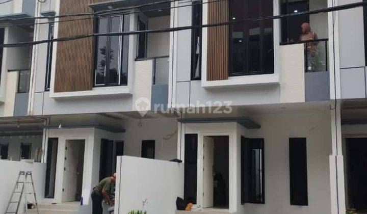 Rumah Murah Akses Mobil Ada Kolam Renang Dan Gym Di Jakarta Pusat 1