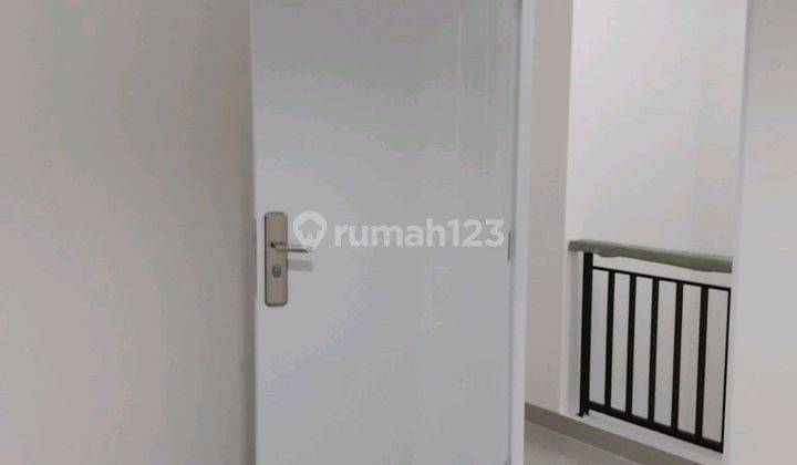 Rumah Murah Shm.dekat Stasiun.kereta Api Jatinegata 1