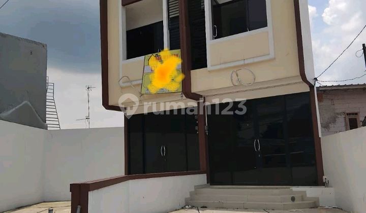 Shop House Suitable for Business or Office on the Roadside in Kedung Halang, Bogor