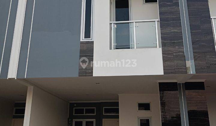 Rumah Siap Huni Akses 2 Mobil Full Furnish Jakarta Timur 1