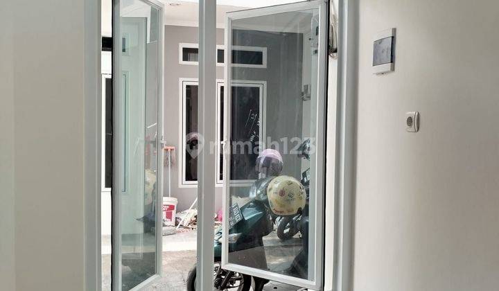 Rumah 2 Lantai Murah Dan Strategis Dekat Jalan Utama Pramuka 2