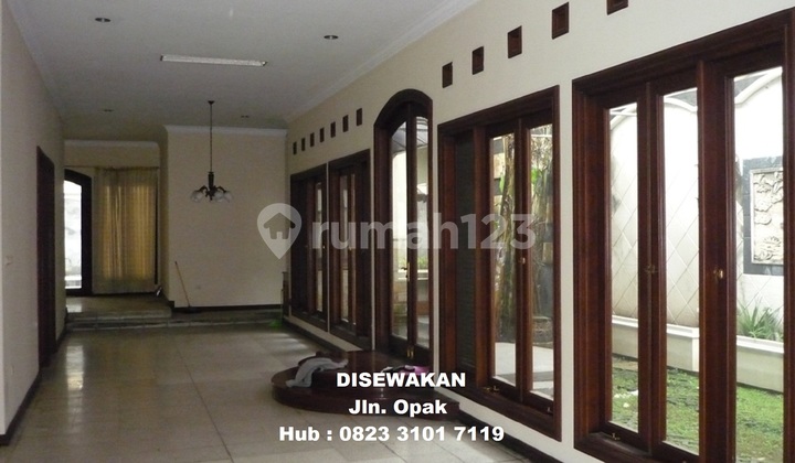 Suitable Cafe Restaurant Office on Opak Street Surabaya Suitable Cafe Restaurant Office on Opak Street Surabaya