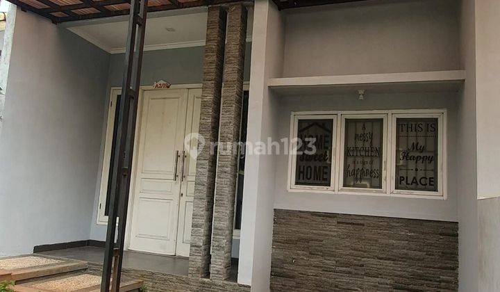 Disewakan rumah 2LANTAI semi furnished duren sawit  1