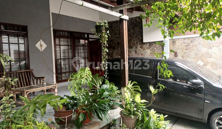 Dijual Rumah di Perumahan Cijantung Kelapa 2 Depok Full Furnished