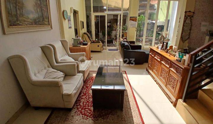 Dijual Rumah Bagus 2 Lantai Lokasi Di Grand Wisata 2