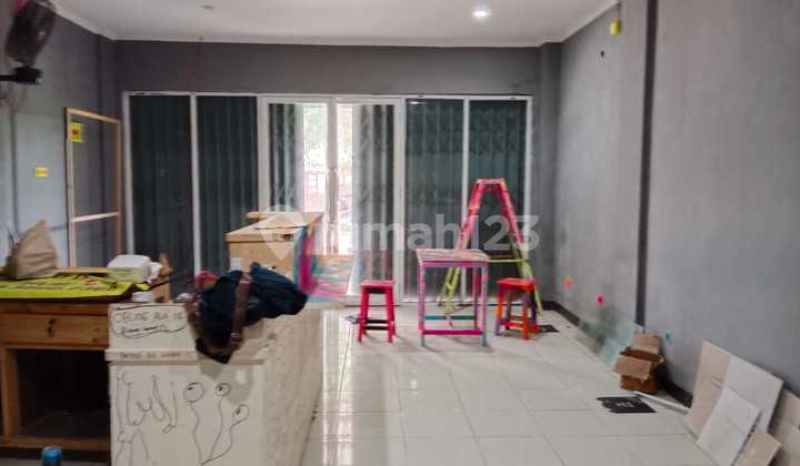 For Rent Strategic Shop House Ready for Business Grand Depok City