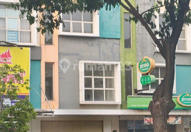 For Rent: 2.5-Story Shop House in Harapan Indah 2, Bekasi