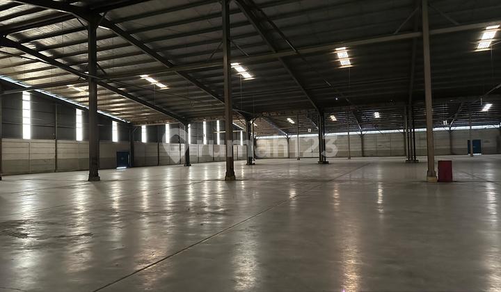 For rent: 2 warehouses in East Karawang near the industrial area.