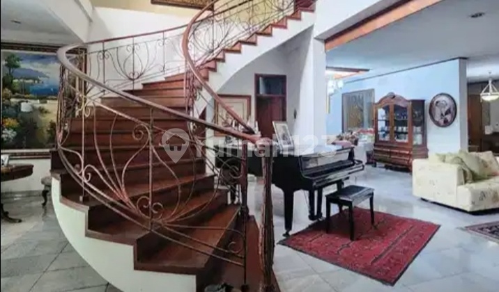 Dijual Rumah di Pondok Indah Cocok untuk Usaha