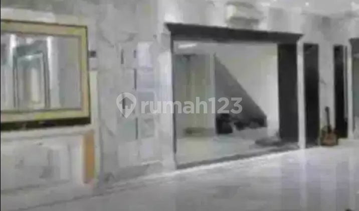 Dijual Rumah Klasik Lokasi Super Strategis di Menteng 2