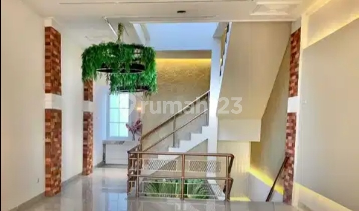 RUKO SUPER STRATEGIS 3,5 LANTAI (ada lift) Bintaro