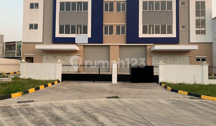 For Sale Good Warehouse 2 attached warehouses renovated in Lippo Cikarang