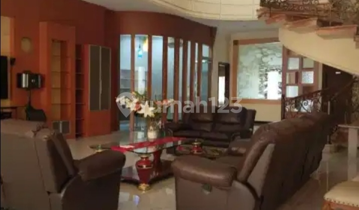 Dijual Rumah Modern Klasik di Bukit Gading Mediterania Kelapa Gading 1