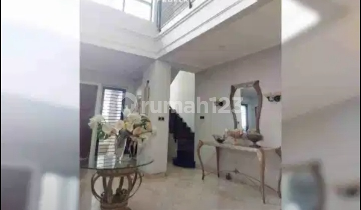 For Sale House Private Swimming Pool Super Strategic Location