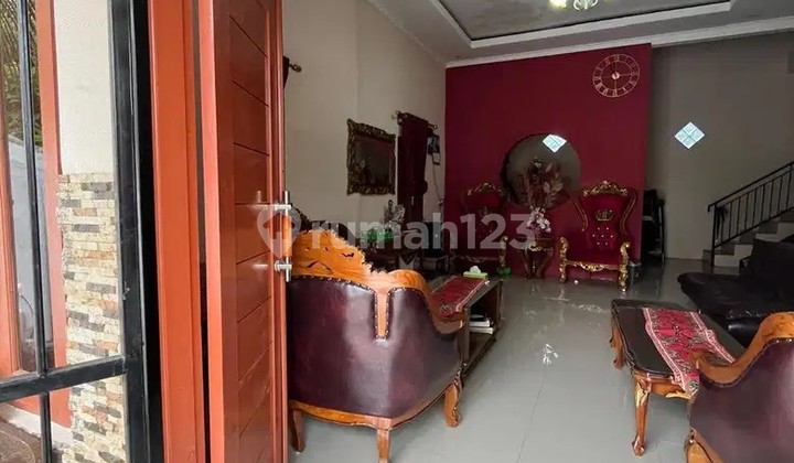 For Sale: House and Boarding Rooms in East Jakarta