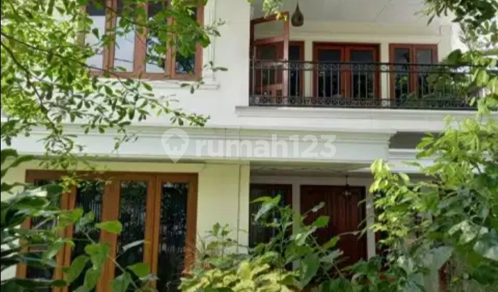 Dijual Rumah di Dharmawangsa Kebayoran Baru Jaksel