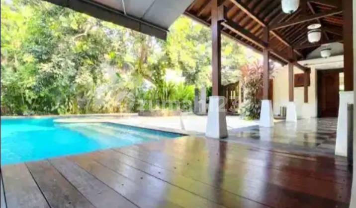 Dijual Tropical House With Big Pool & Garden di Cipete Selatan