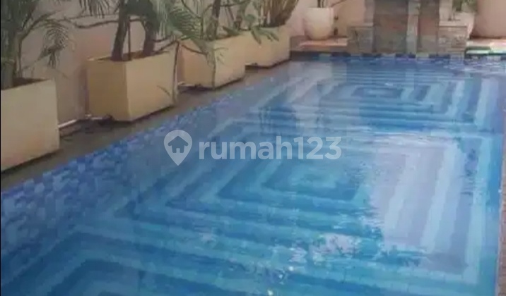 Dijual Rumah Bagus Ada Kolam Renang di Pancoran Jaksel 